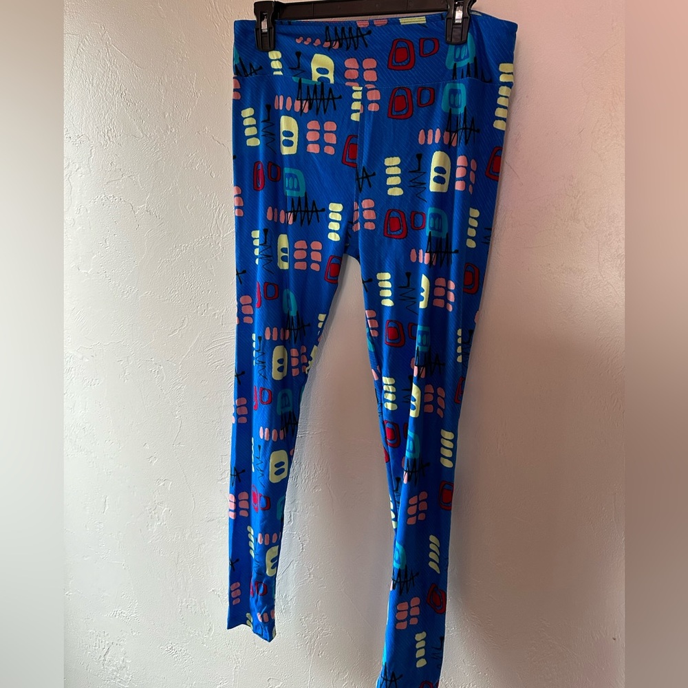 Lularoe leggings TC - beautiful print & buttery soft!!